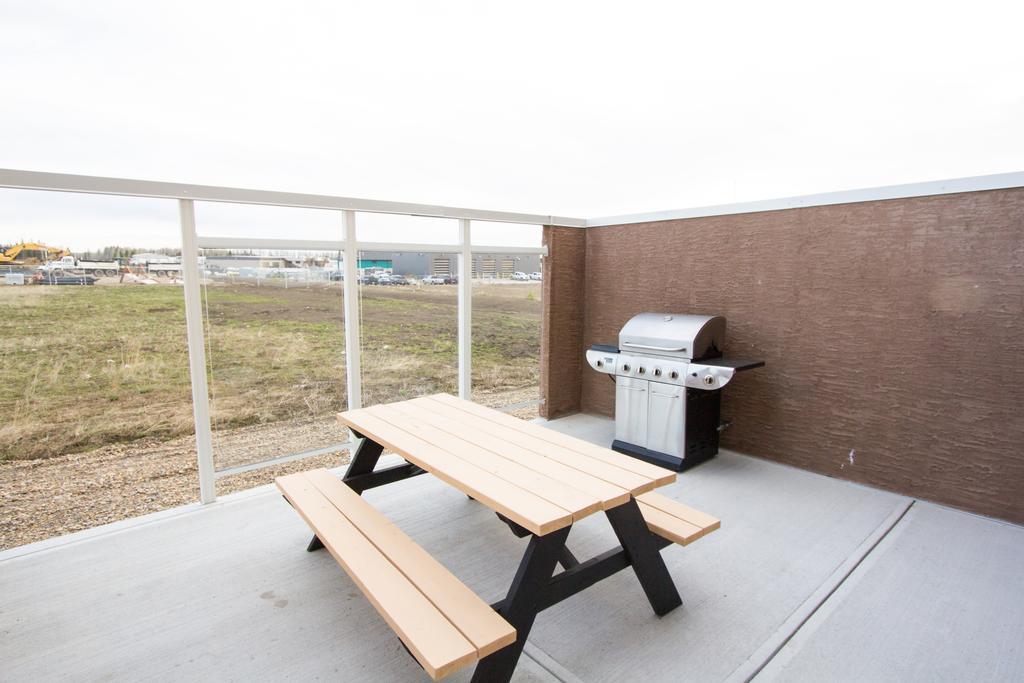 Service Plus Inns & Suites Drayton Valley Exterior foto